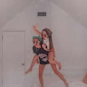 Meet your Posher, Lucy